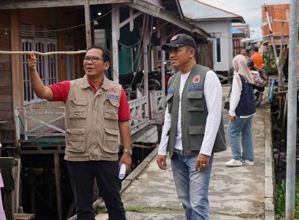 Kalaksa BPBD Kalteng Tinjau Lokasi Kebakaran di Mendawai, 15 Rumah Terdampak, Warga Mengungsi