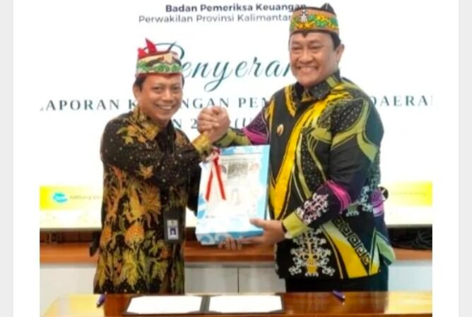 Wagub Kalteng Serahkan LKPD Unaudited 2025